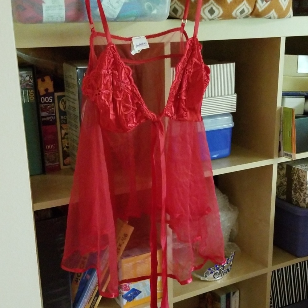 Fredericks of Hollywood red lace babydoll w/panty